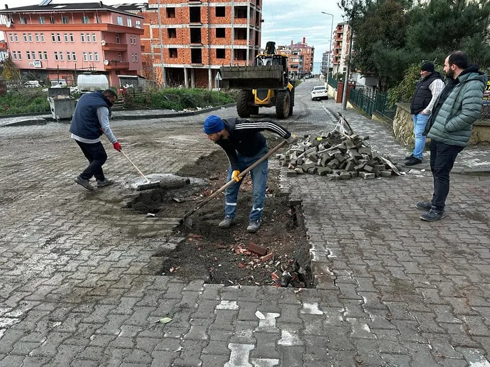 Arsin Belediyesi Fen İşleri Müdürlüğü, Yoğun Çalışmalarına Devam Ediyor