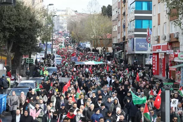 Üsküdar’da Filistin’e destek yürüyüşü yapıldı