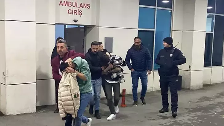 Evine davet ettiği 3 kişi, tehditle 70 bin liralık kredi çektirdi