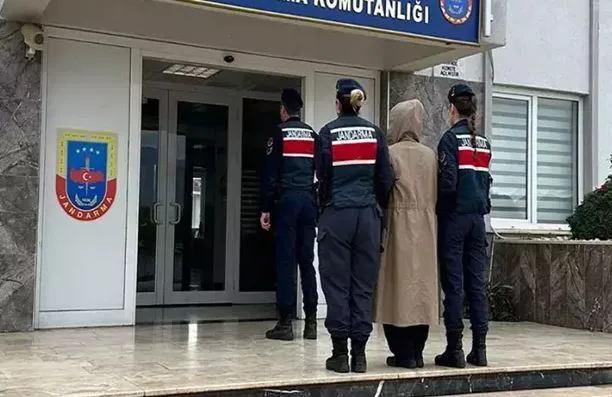 42 yıl kesinleşmiş hapis cezasıyla aranan hükümlü, tavan arasında yakalandı