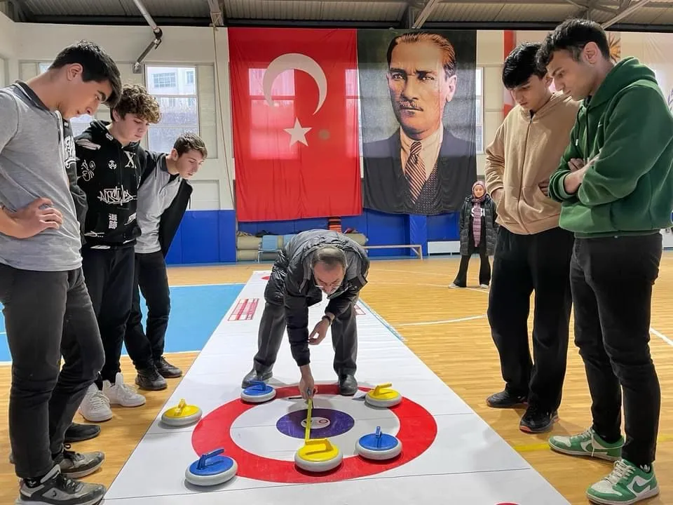 Alaçam ilçesinde floor curling turnuvası düzenlendi