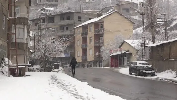  22 yerleşim birimine ulaşım sağlanamıyor