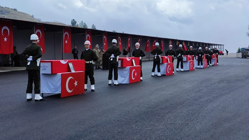 Pençe-Kilit şehitleri, Şırnak’taki törenin ardından memleketlerine uğurlandı