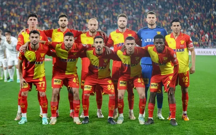 Göztepe ayağına gelen şansı kaybetti!