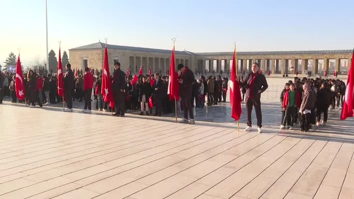 Ankara Vali Yardımcısı Yılmaz ve beraberindeki heyet Anıtkabir