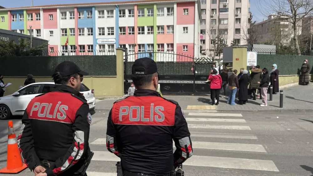 Kadıköy’de okul önlerinde asayiş uygulaması yapıldı