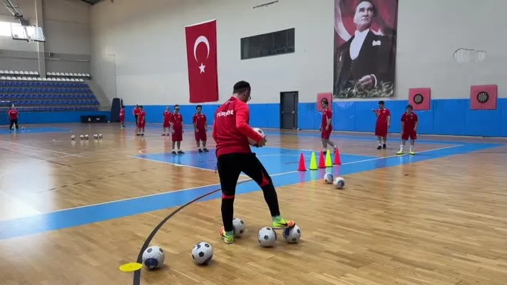 Down Sendromlu Futsal Milli Takımı, altın madalya için güç depoluyor