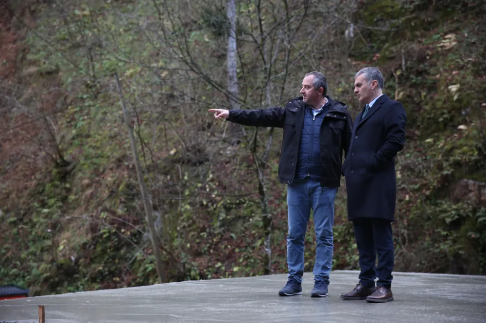 Yomra Belediye Başkanı Mustafa Bıyık, Mahallelerde Yenileme Çalışmalarını İnceledi