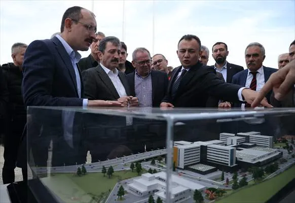 TBMM Plan ve Bütçe Komisyonu Başkanı Muş, Samsun Şehir Hastanesi inşaatını inceledi