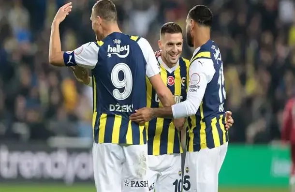 Fenerbahçe derbiye lider gidiyor