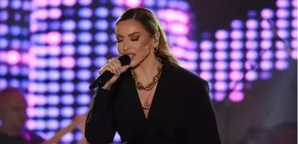 Her yaptığı olay oluyor! Hadise