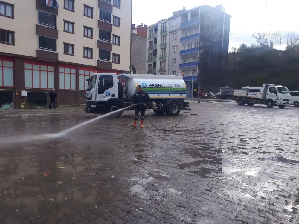 Arsin Belediyesi Temizlik İşleri Müdürlüğü, Kentin Temizliği İçin Çalışmalarını Sürdürüyor