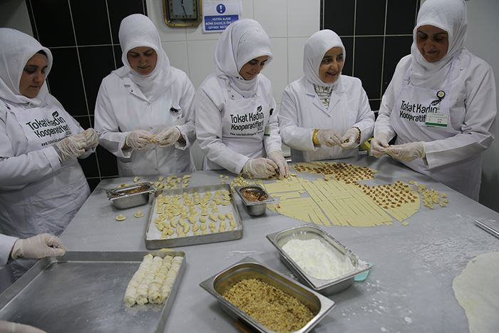 Tokatlı kadın kooperatiflerinin hazırladığı ürünler yurt içinde pazar buluyor