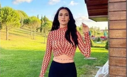 Fahriye Evcen eski formuna geri döndü