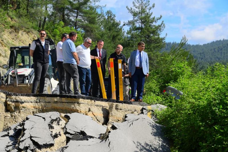 Karabük Valisi Gürel, çöken grup köy yolunu inceledi