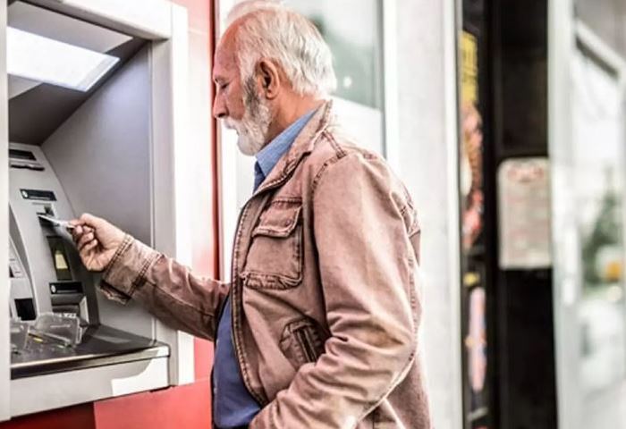 Emekli maaşları ikramiye tarihleri açıklandı!