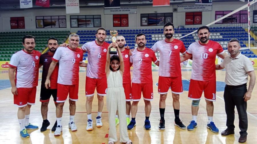 Erkek Voleybol Takımımızı Tebrik Ediyoruz: Rize Milli Eğitim Müdürlüğü İkinci Oldu