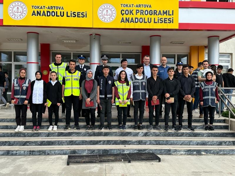 Hayali polislik olan öğrenciler şiir okuma etkinliğinde buluştu