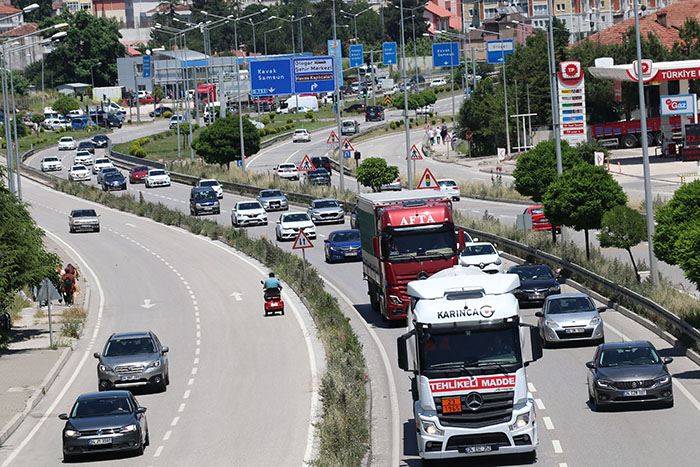 Kurban Bayramı tatili dönüşü Samsun-Ankara kara yolunda yoğunluk yaşanıyor