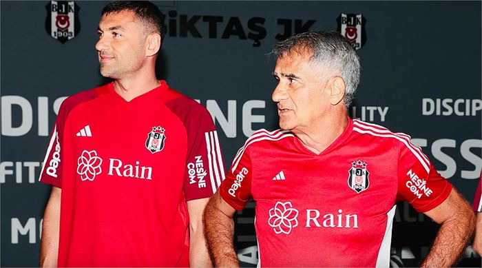 Burak Yılmaz formayı giydi ve Beşiktaş