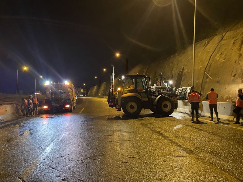 Heyelan nedeniyle Bolu Abant gişelerinden kapatılan Anadolu Otoyolu ulaşıma açıldı