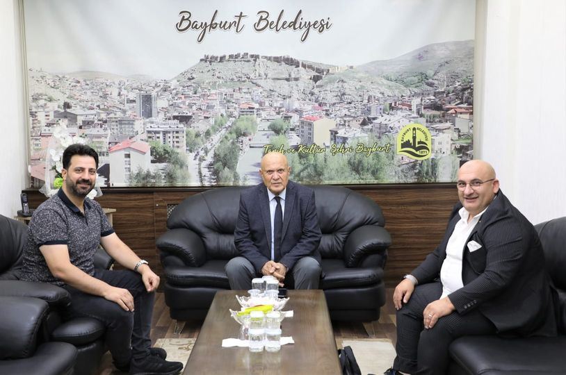 Kent Başkan Dergisi Muhabiri Cüneyt Tan, Bayburt Belediye Başkanı Hükmü Pekmezci