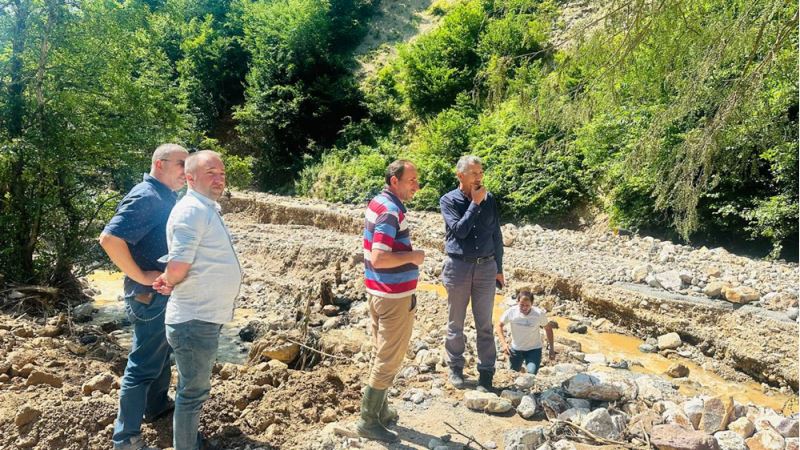 Kabadüz Belediye Başkanı Kaya, sağanaktan etkilenen noktaladı inceledi