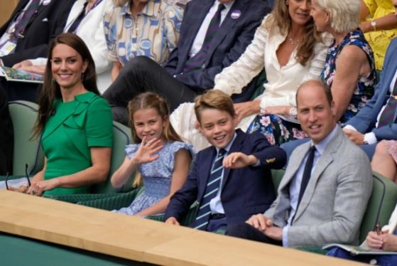 Wimbledon finaline ilginç anlar! Kate Middleton, top toplayıcı çocuğu görmezden geldi!