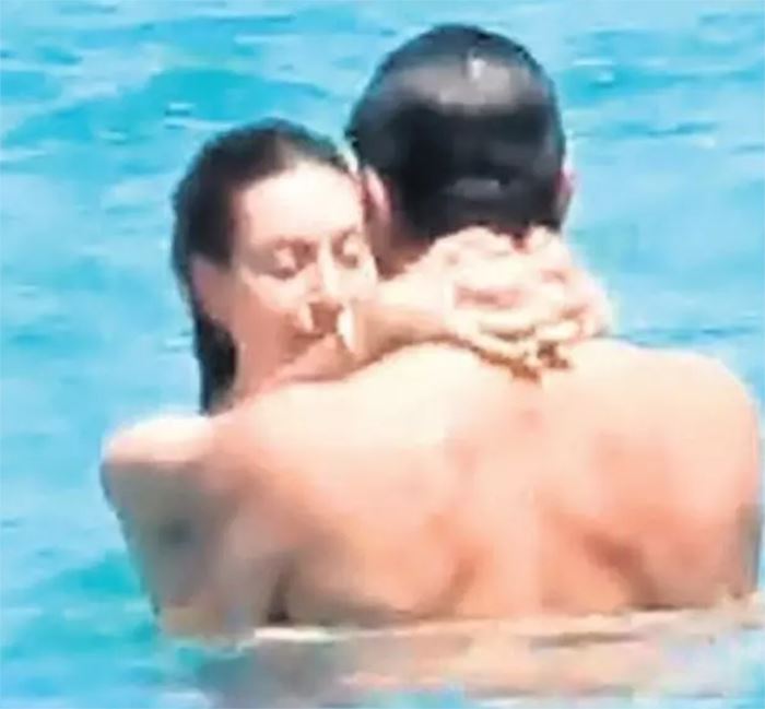 Kenan İmirzalıoğlu ile Sinem Kobal’ın denizde romantik anları!