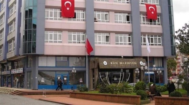 RİZE BELEDİYESİNİN SENDİKALI İŞÇİLERİ SÖZLEŞMELERİNİN YÜRÜRLÜĞE GİRMESİNİ BEKLİYOR 