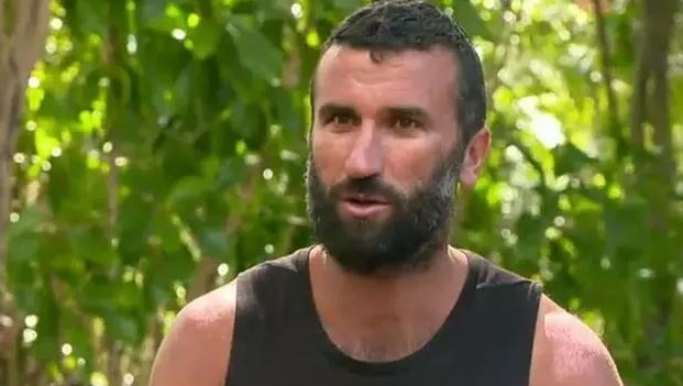 Survivor Hikmet Tuğsuz Başcazgıra Sopayla Saldırdı! 