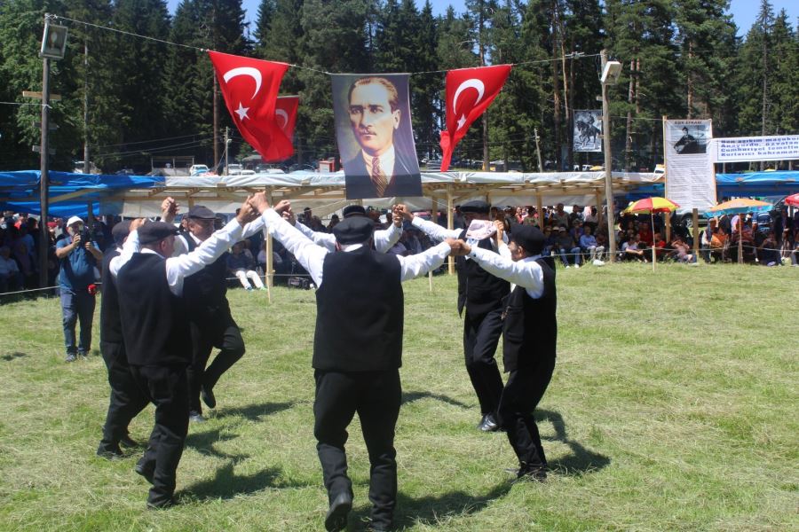 33. Çuruspil Yaylası Efkâri Âşıklar Şenliği ve Karakucak Güreş Festivali Coşkuyla Tamamlandı