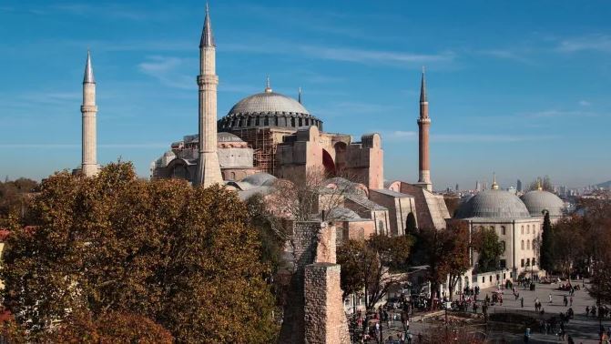 Tarihte Bugün: Ayasofya Müzesi, Ayasofya Camii Olarak 86 Yıl Sonra Tekrar Açıldı