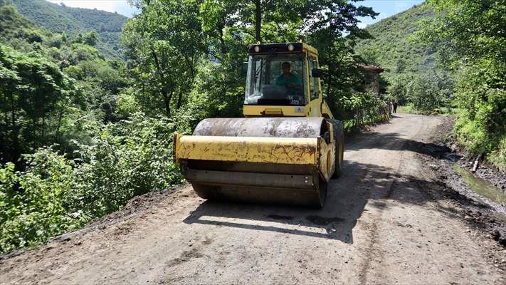 Terme Belediyesi, yol yapım çalışmalarını sürdürüyor