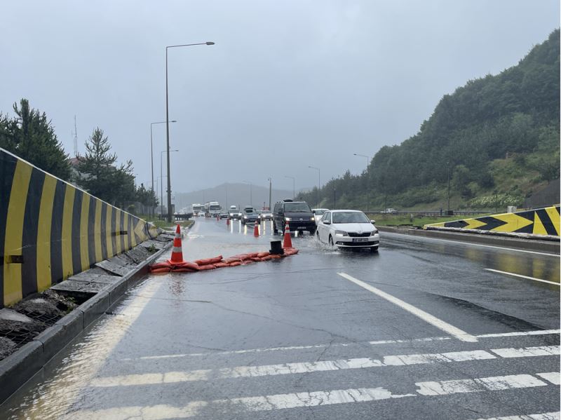 Sağanak nedeniyle Anadolu Otoyolu