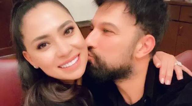 Megastar Tarkan Eşinin Doğum Gününü Romantik bir Paylaşımla Kutlayınca Sosyal Medyada Gündem Oldu!