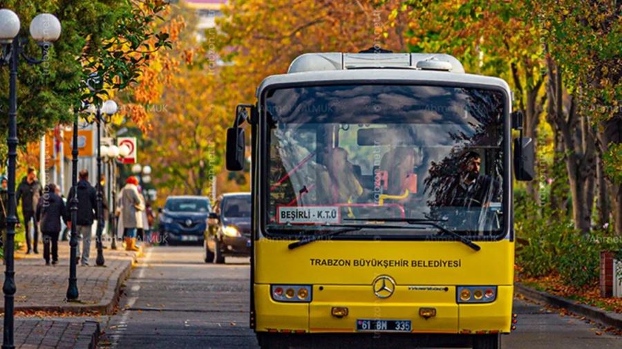 Siyasiler, Trabzon Büyükşehir Belediyesi tarafından yapılan ulaşım zammı karşısında susulmasına tepki gösterdi