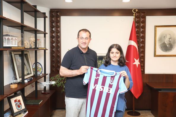 TRABZON BİRİNCİSİNDEN BAŞKAN EKİM’E ZİYARET