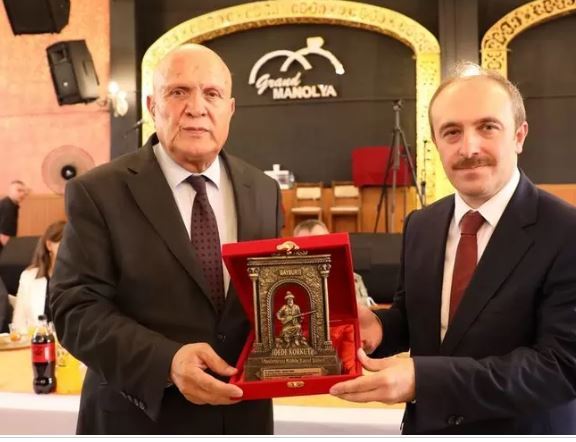 Bayburt Belediyesi, Vali Cüneyt Epcim İçin Anlamlı Veda Yemeği Düzenledi