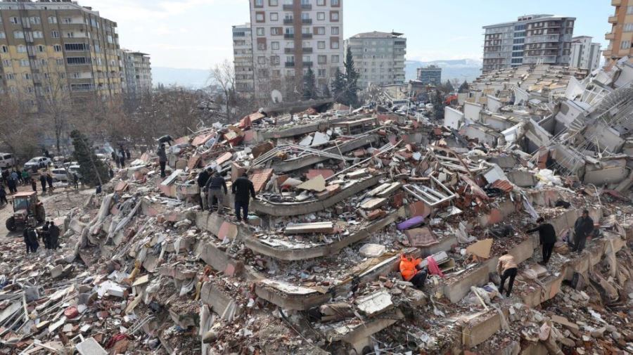 Siyasiler Marmara Depreminde hayatını kaybeden vatandaşları unutmadı