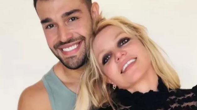 Britney Spears ve Sam Asghari Boşanıyor! Çıplak Video Çekmesini Mi İstedi?