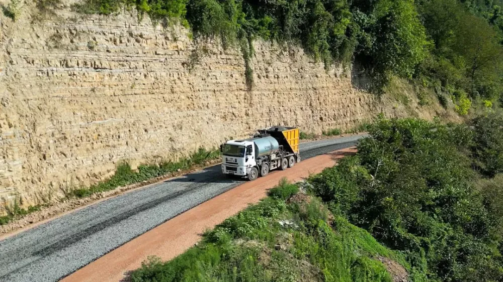 TARİHİ ESKİ ORDU YOLU SATHİ KAPLAMA ASFALT YAPILDI