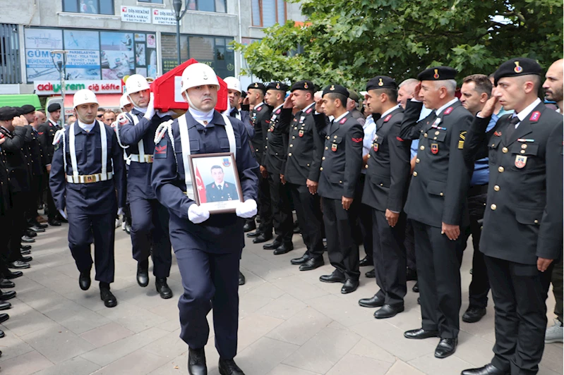 Trafik kazasında hayatını kaybeden uzman çavuşun cenazesi toprağa verildi