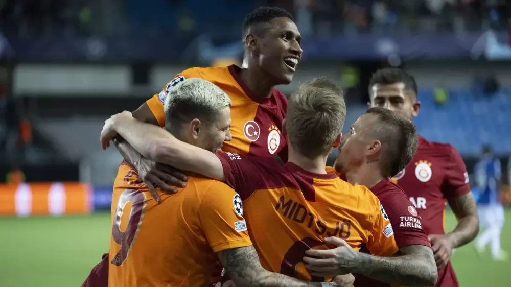 Galatasaray  Molde ile karşı karşıya geliyor