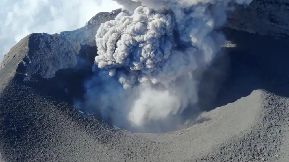 Popocatepetl yanardağında bir günde üç patlama