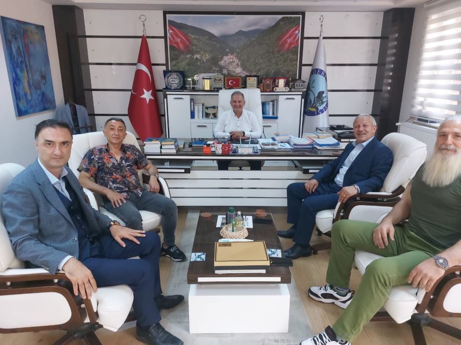 Ekşioğlu Vakfı Başkanı Süleyman Ekşi, Rize protokolü ile bir araya geldi