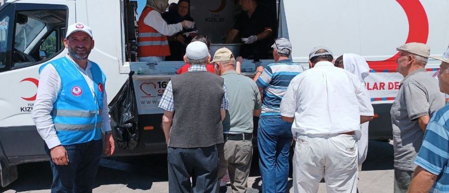  Trabzonlular Kültür ve Dayanışma Derneği, geleneksel aşure dağıtımını gerçekleştirdi