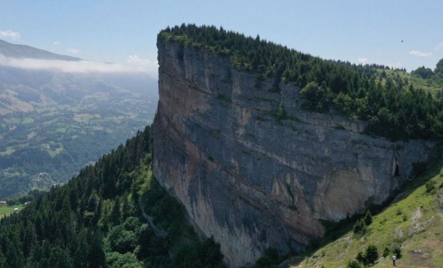 Şahinkaya, doğa tutkunları için eşsiz bir destinasyon olarak dikkat çekiyor