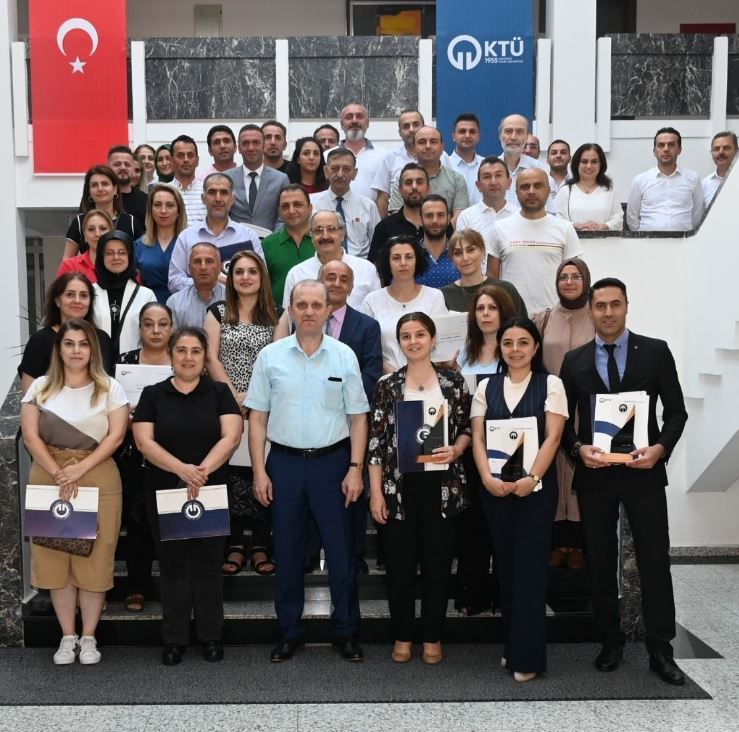 KTÜ Memur Akademisi Belge Takdim Töreni ile taçlandırıldı