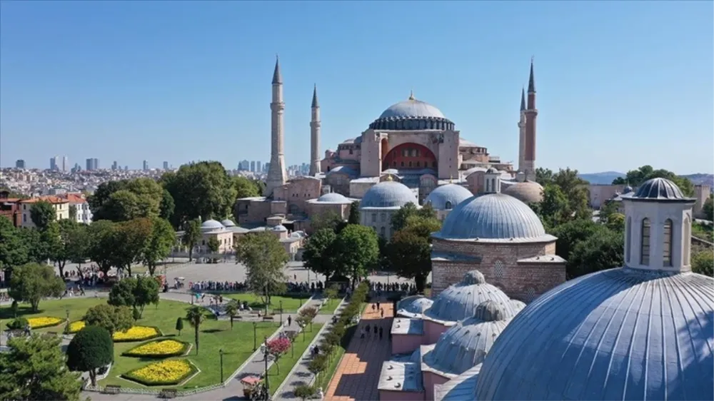 Ayasofya ibadete kapandı mı, kapanıyor mu?